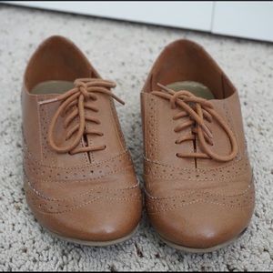 Brown Leather Oxford Flats with Laces